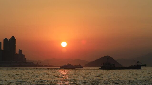15 Jan 2021, Belcher Bay, Sunset at city of Hong kong
