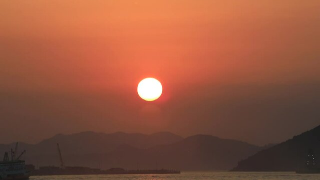 15 Jan 2021, Belcher Bay, Sunset at city of Hong kong