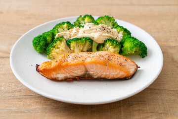grilled salmon fillet steak with broccoli