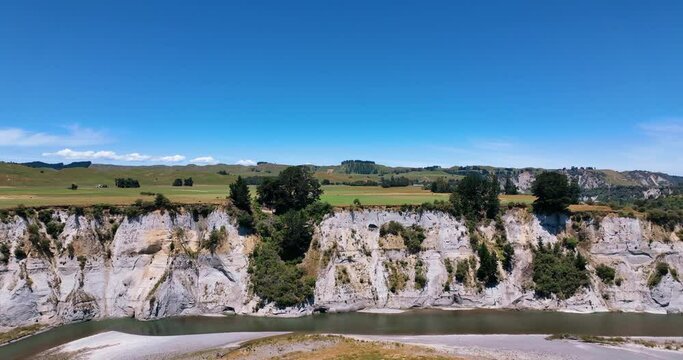 Flying the cliffs of the Ruahine Range and Rangitikei River - New Zealand