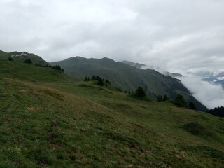 paysage, ciel, nature, route, gazon, chemin, champ, &eacute;t&eacute;, montagne, vert, campagne, colline, nuage, rural, nuage, pays, bleu, prairie, agricultura, vue, montagne, arbre, ferme, ext&eacute;rieur, chemin de tra
