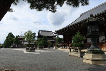 Amida-do Hall and Miei-do Hall in the precincts of Chion=in Temple in Kyoto City in Japan 日本の京都市にある知恩院境内の阿弥陀堂と御影堂