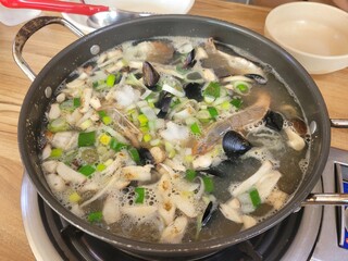 해물 칼국수 입니다.