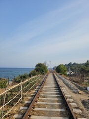 Fototapeta na wymiar 한국 동해 바다에 있는 철도입니다.