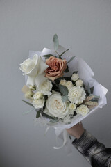 White bouquet with beige roses . rose toffee