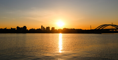 Naklejka premium Sunset Skyline of Seoul, South Korea