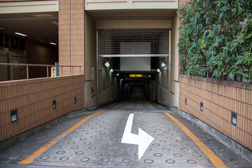 地下駐車場の出口
