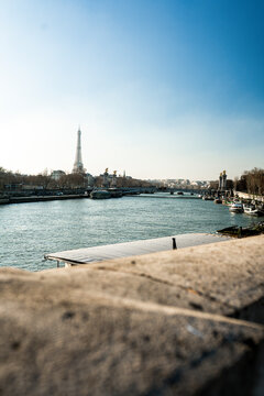 Paris, capitale de la France. 