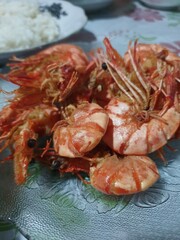fried prawns that contain lots of vitamins and protein
