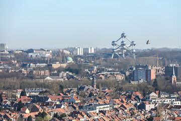 Belgique Bruxelles panorama ville pollution environnement carbone immobilier Atomium - obrazy, fototapety, plakaty