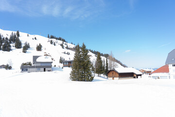 Flumserberg, Skiers, snowboarders, carvers, families all enjoy their time on the ski runs of winter...