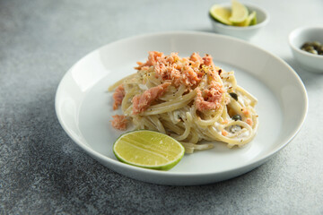 Pasta with salmon and cream