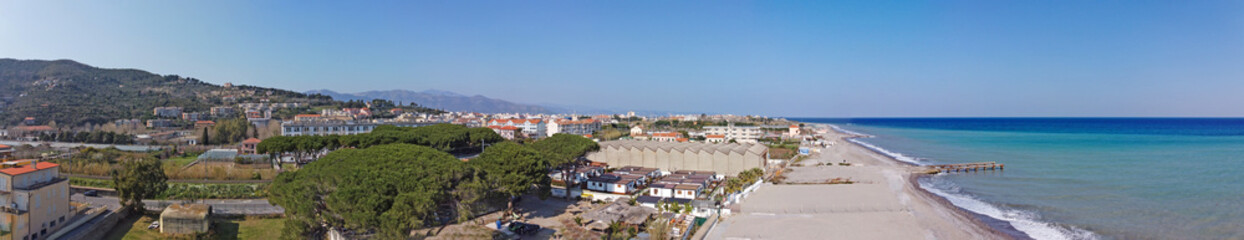 Fototapeta na wymiar Albenga panoramica