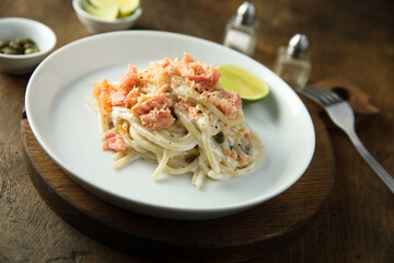Pasta with salmon and cream
