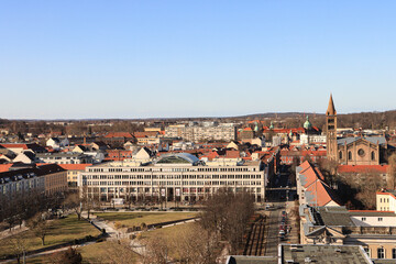 Teilansicht der Potsdamer Innenstadt; Blick von der Nikolaikirche über den Platz der Einheit nach...