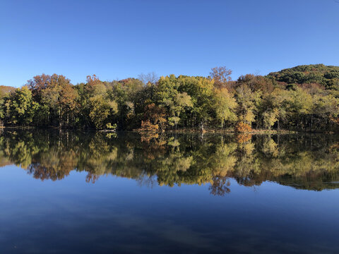 Radnor Lake State Park fall trees mirrored on water