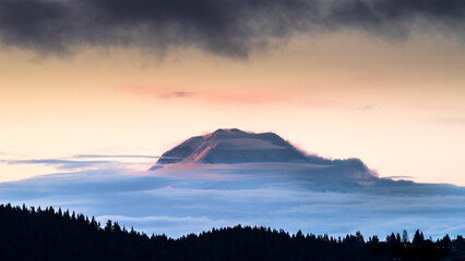 Mt Rainier cloudy sunrise 