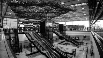 Impressionen vom Flughafen Berlin Brandenburg vor, während und nach der Bauzeit