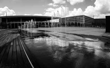 Impressionen vom Flughafen Berlin Brandenburg vor, w&auml;hrend und nach der Bauzeit