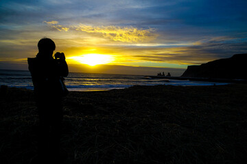 アイスランドのブラックビーチと夕焼け