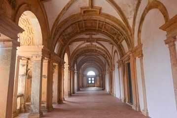 Fototapeta na wymiar Kreuzgang des Convento de Cristo (Christuskloster) in Tomar, Portugal