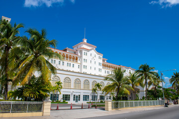 British Colonial Hotel on Marlborough Street in historic downtown Nassau, New Providence Island, Bahamas. - obrazy, fototapety, plakaty