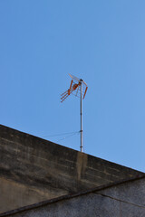 Image of a television antenna, tdt, with the blue sky in the background