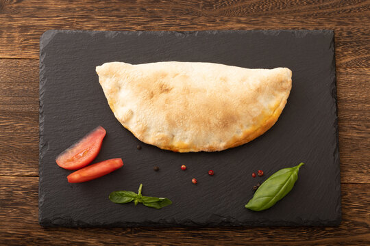 カルツォーネ Images Browse 63 Stock Photos, Vectors, and Video Adobe Stock