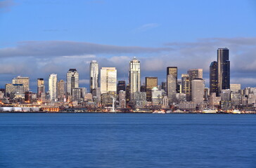 Naklejka premium After Sunset Seattle Waterfront Scene View From Alki Beach In Seattle, WA.