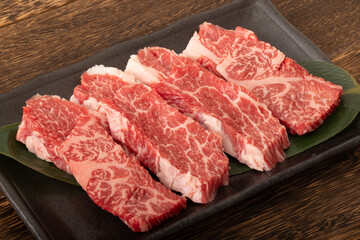 牛肉カルビ焼き肉用　バラ肉