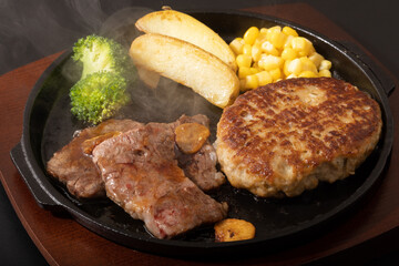 カットステーキとハンバーグ
