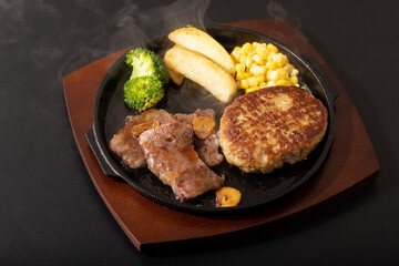 カットステーキとハンバーグ