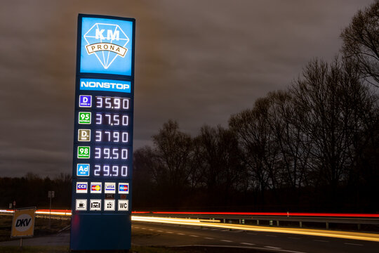 CESKA LIPA, CZECHIA, NOV 20 2021, Tower sign - brand totem with prices of fuel in a petrol station close road with traffic