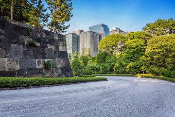 Fototapeta premium 皇居の石垣 新緑 石垣 石 木 公園