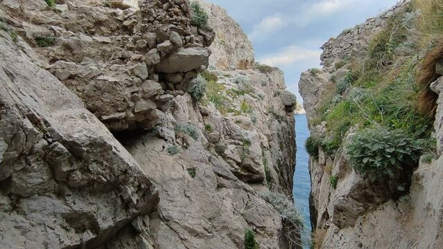 Massa Lubrense - Sentiero di accesso alla Grotta di Minerva
