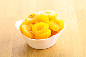 Canned apricot – sweet light dessert