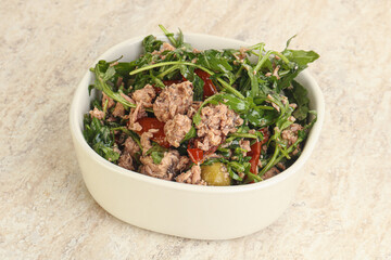 Salad with tuna and rucola
