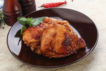 Roasted chicken leg with spicy sauce
