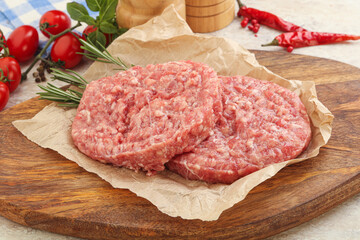 Raw pork cutlet for burger