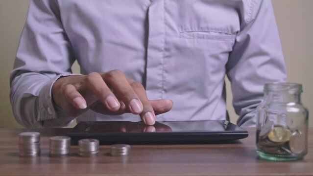 Online Banking Savings Concept, Online Investment Savings, Online Stock Investors, Internet Financial Transactions, Save Monney for Investors Using Internet to Trade Stocks or Trade