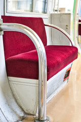 Fototapeta na wymiar レトロな電車の客椅子
