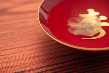 陶器の器と日本酒