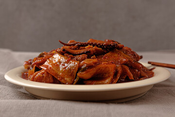 Stir-fried Squid with Squid and Vegetables in Spicy Seasoning