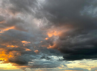 Fototapeta premium Beautiful sunset sky with a low clouds