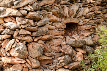 Viejo horno de piedra seca, cerca de la población de Quart de Les Valls, en la provincia de Valencia. Comunidad Valenciana. España. Europa
