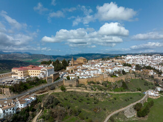 Fototapeta na wymiar Vista aérea del centro histórico del municipio de Ronda en la provincia de Málaga, España