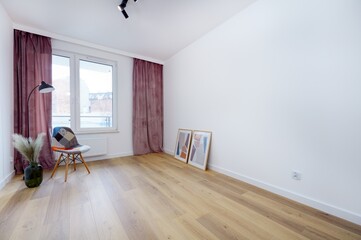 Fototapeta Pusty pokój w mieszkaniu z białymi ściananmi obraz