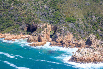 Obraz premium View of Knysna Heads coastline on a beautiful summer’s morning,&nbsp;Knysna, South Africa
