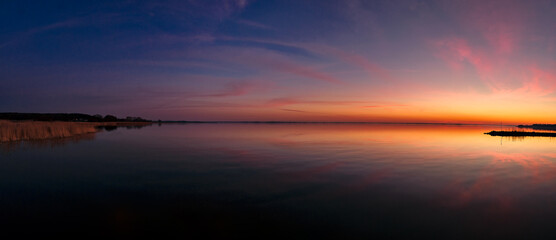 Romantischer Sonnenuntergang am Achterwasser in Ückeritz auf der Insel Usedom - Panorama aus 13 Einzelbildern