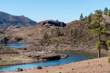 View of a lake high up in the mountains in Gran Canaria